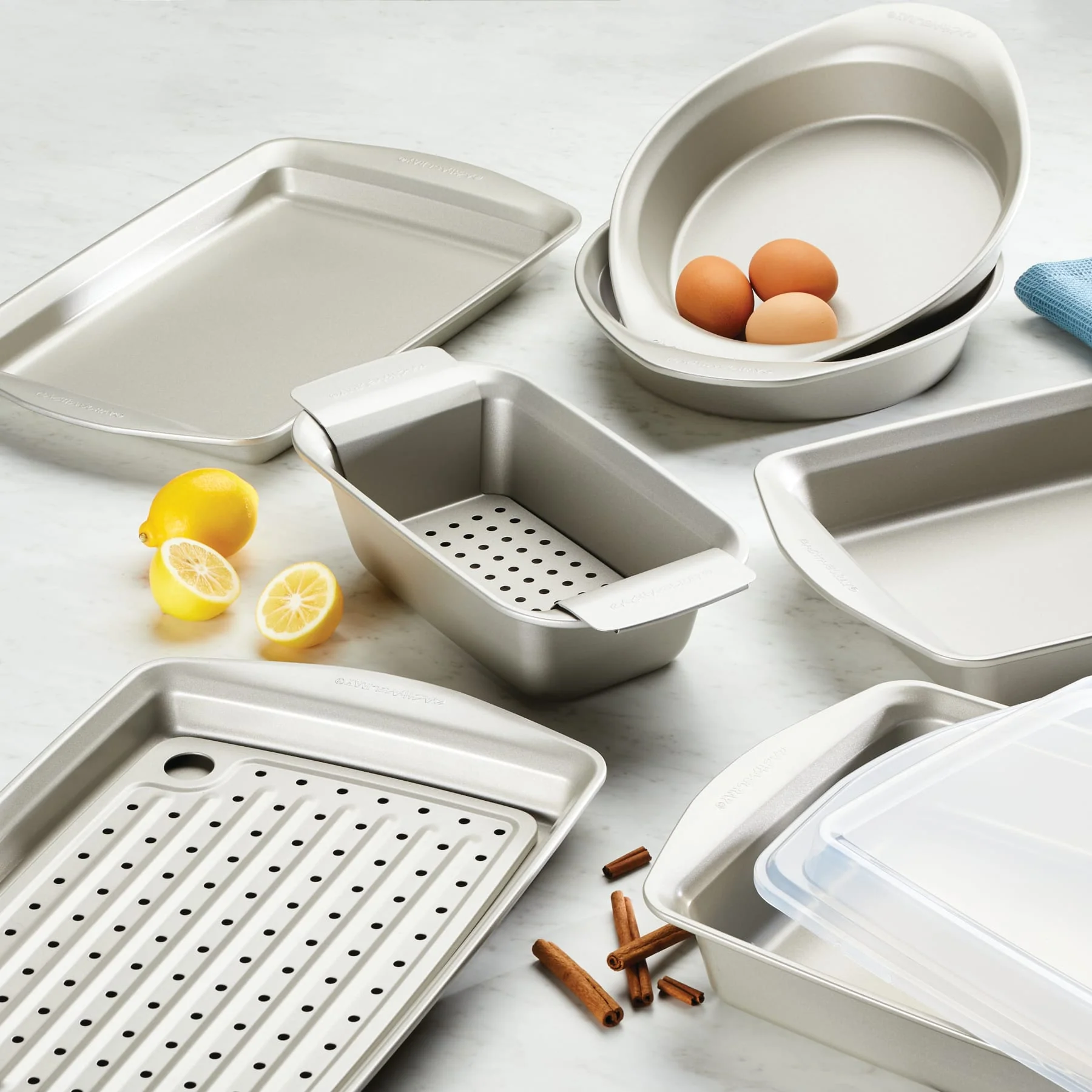 3-Piece Nonstick Covered Cake Pan & Muffin Pan Set - Image 4